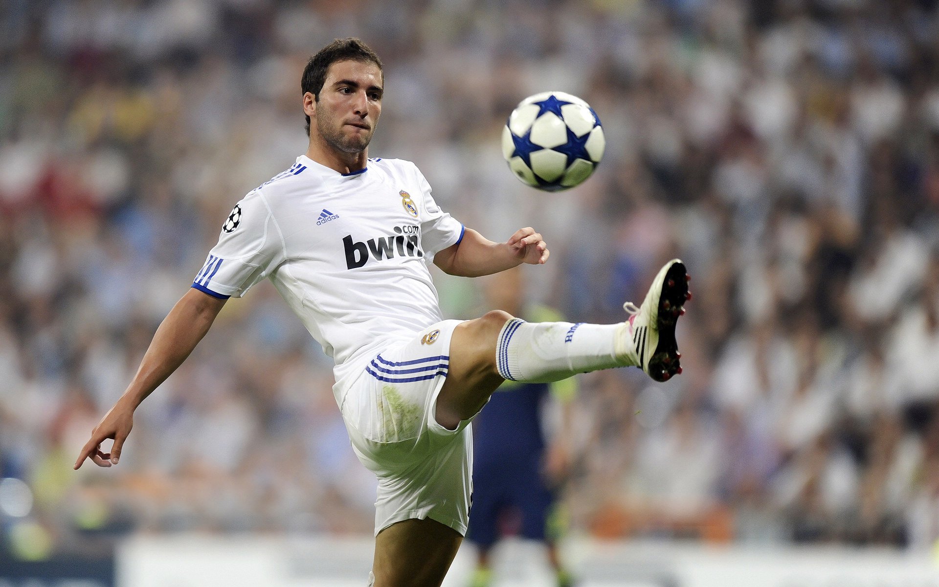 佛罗伦萨长传战术奏效，赢得比赛，佛罗伦萨duomo